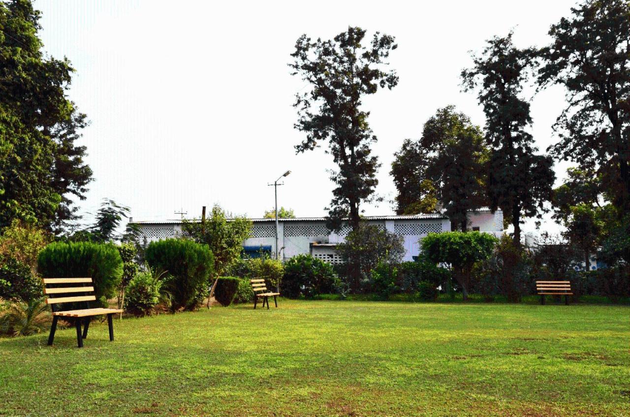 V Resorts Casa Delhi Faridabad Exterior photo